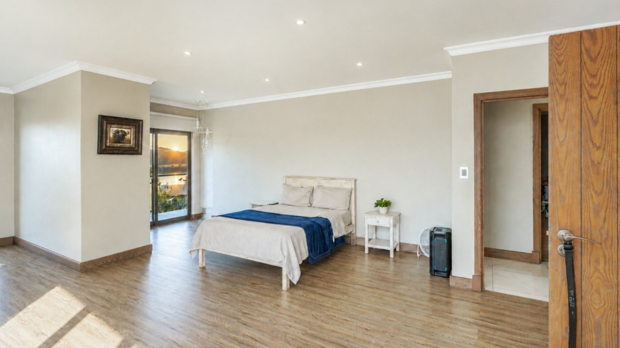 8 Bedroom Property for Sale in Birdwood Estate North West